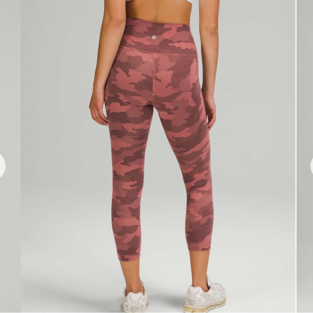 Lululemon Wunder Train High-Rise Crop 23"
Heritage 365 Camo Brier Rose Multi